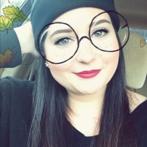 Meet your Posher, Jillian